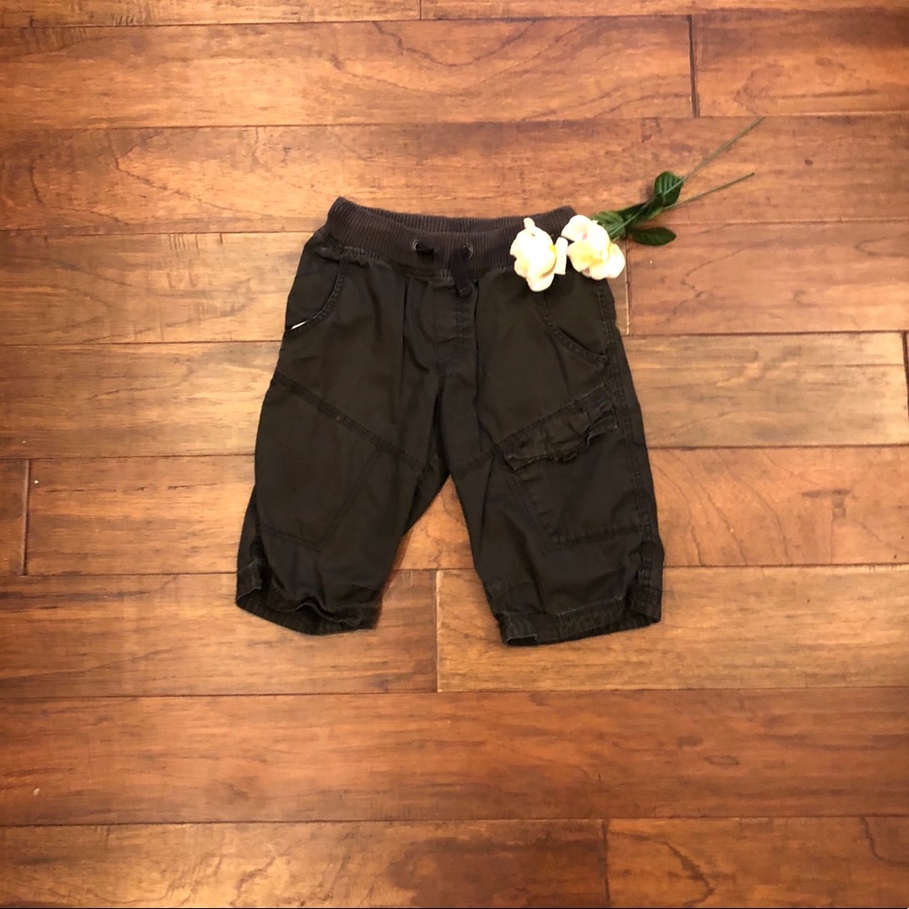 Boys Cargo Shorts. Size M.